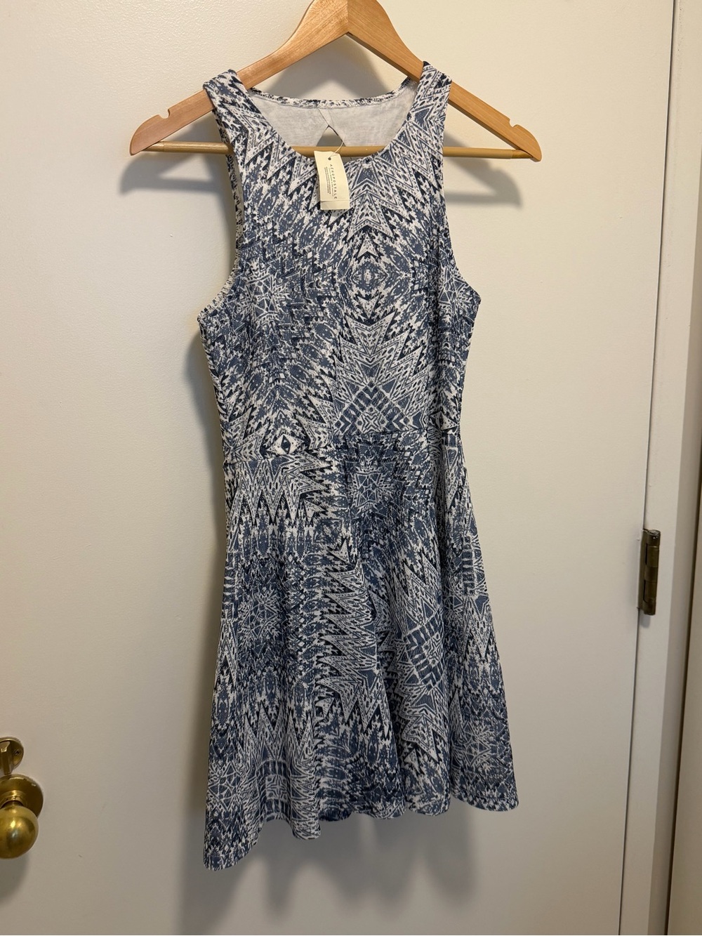 Aeropostale sleeveless dress with back cutout size medium NWT fit and flare mini